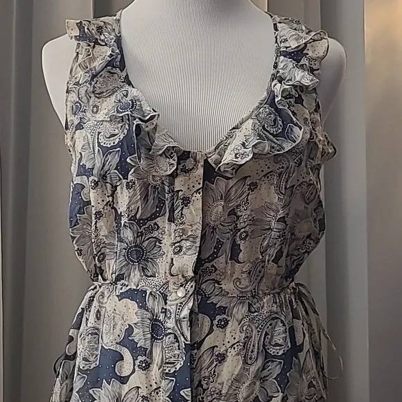 Romantic Silk Cotton Summer Dress with Buttons and Ruffles Size Medium - Picture 4 of 13